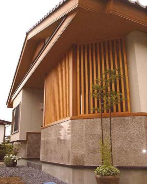 天然木と桜御影石の玄関