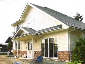 腰廻りに 『ブリックタイル』　でアクセントをつけました。