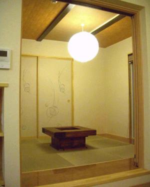 リビング続きのモダン和室