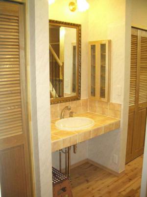 奥様こだわりの手づくり化粧台