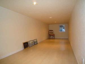 寝室のお隣には広々とした小屋裏収納