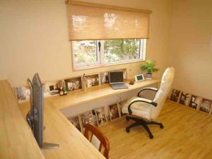 ２階ホールの広々とした多目的スペース①