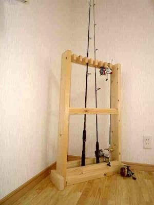 大工さん顔負け！施主様自作の「釣り竿たて」･･･現場の廃材でつくりました。