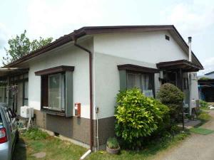 工事前・外観玄関位置を東側から南側に移動しました。