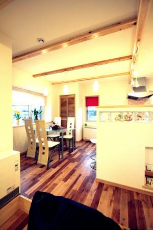 明るく眺めの良いダイニング