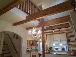 床・天井も木でいっぱい仕上げはもちろん自然派植物オイル